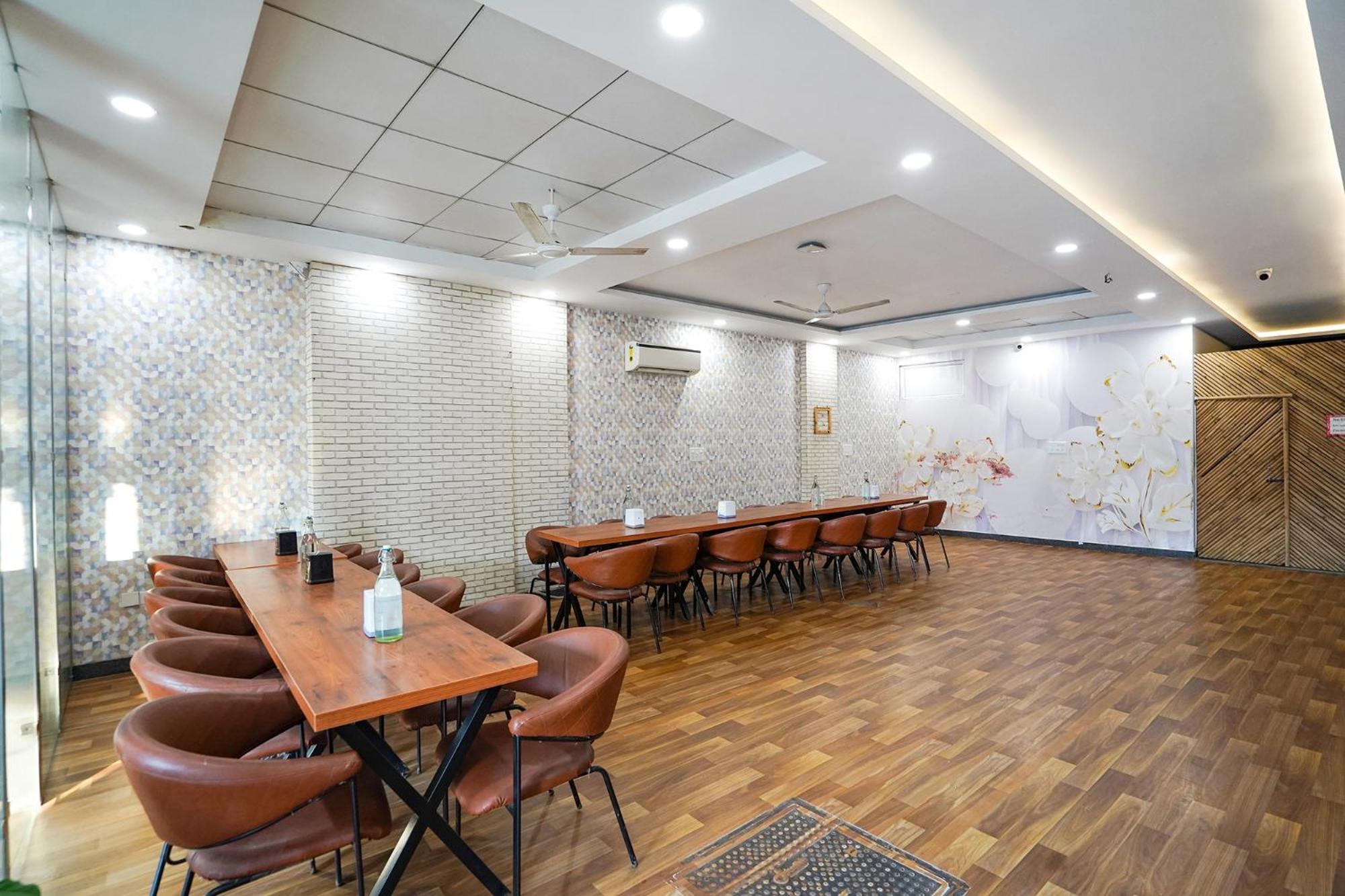 Fabhotel Prime Culture Noida Exterior photo