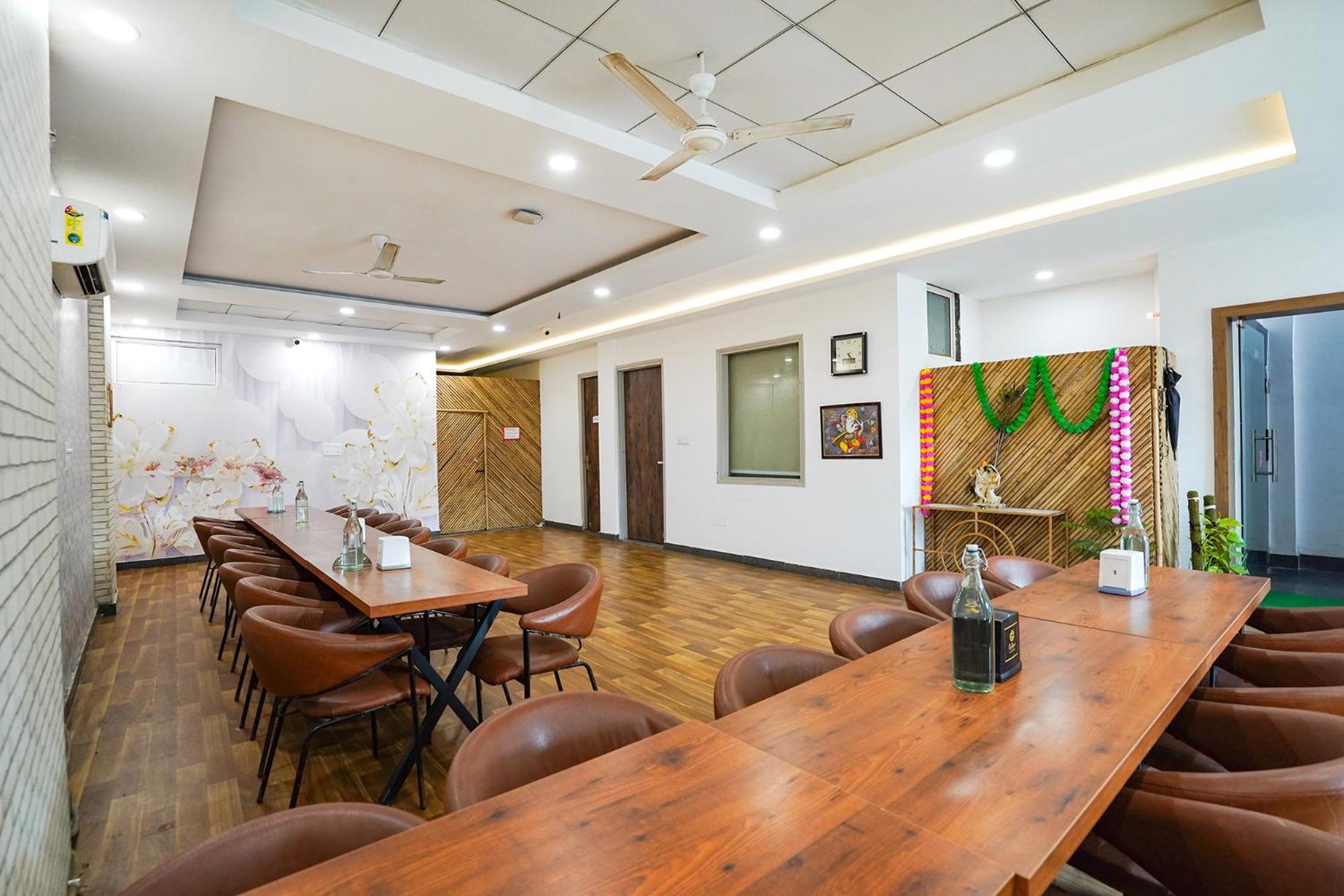 Fabhotel Prime Culture Noida Exterior photo