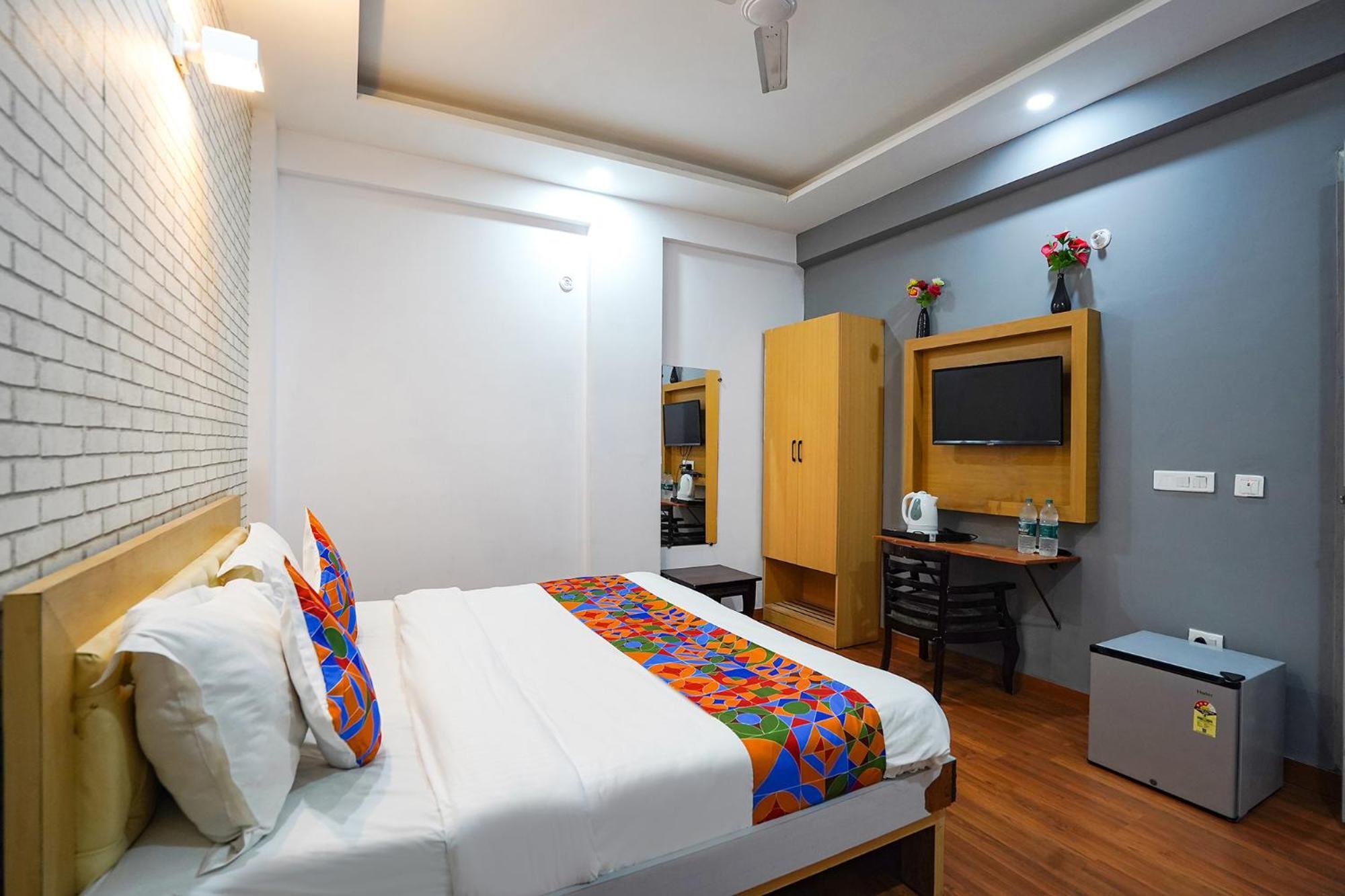 Fabhotel Prime Culture Noida Exterior photo