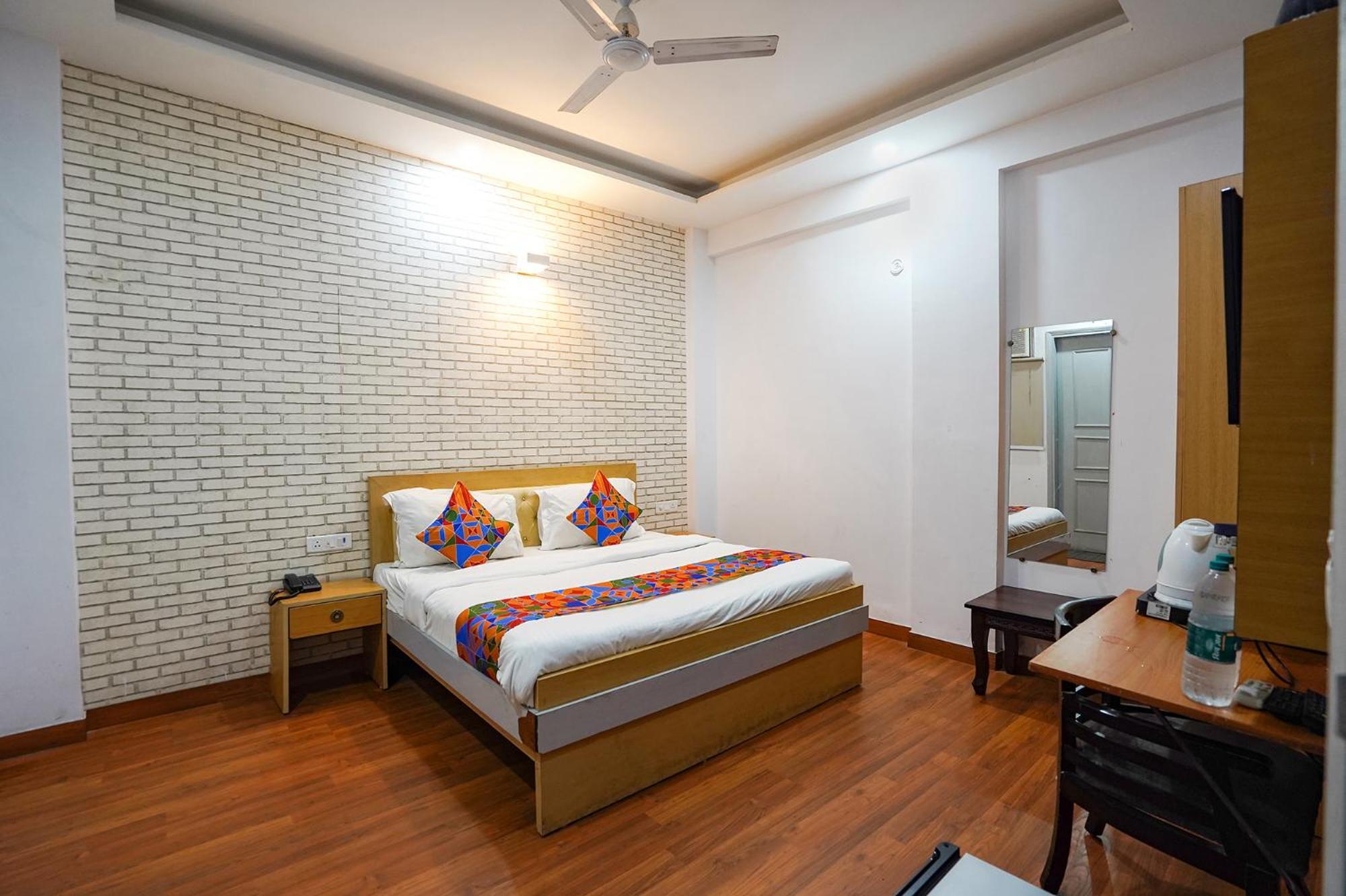 Fabhotel Prime Culture Noida Exterior photo